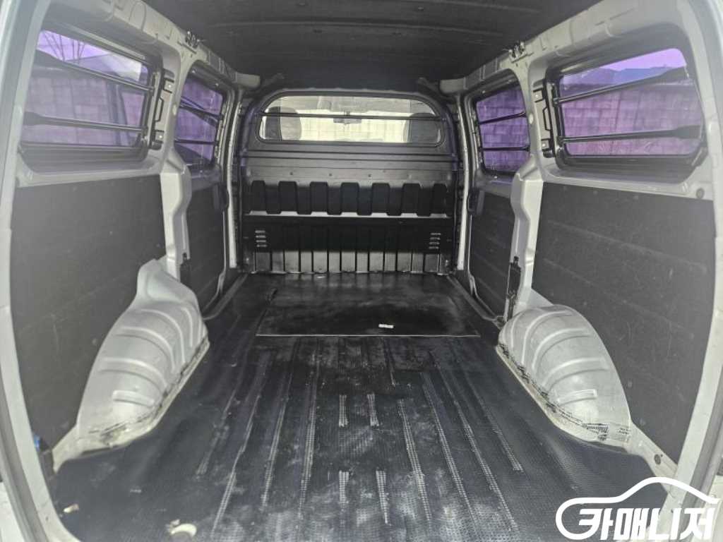 Hyundai Starex Grand Starex Van 3-Seater thumbnail 10