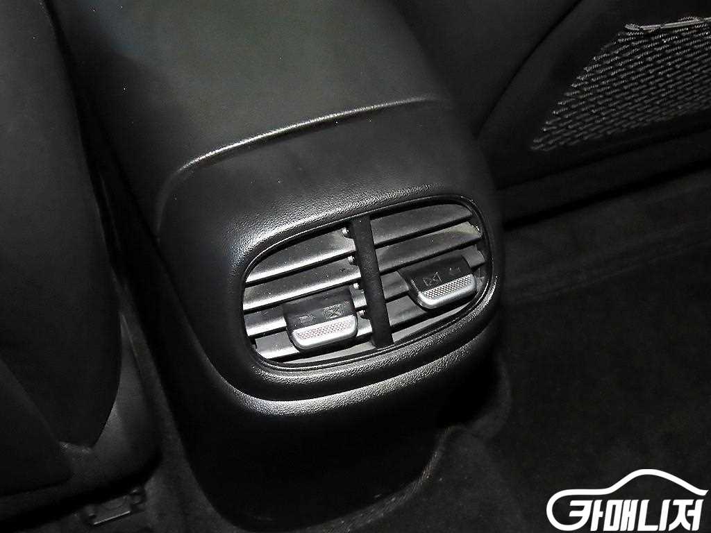 Hyundai Avante 1.6 Inspiration thumbnail 13