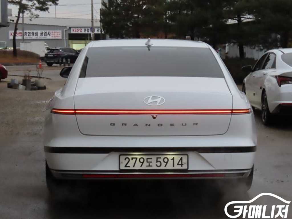 Hyundai Grandeur Grandeur Hybrid Premium thumbnail 4