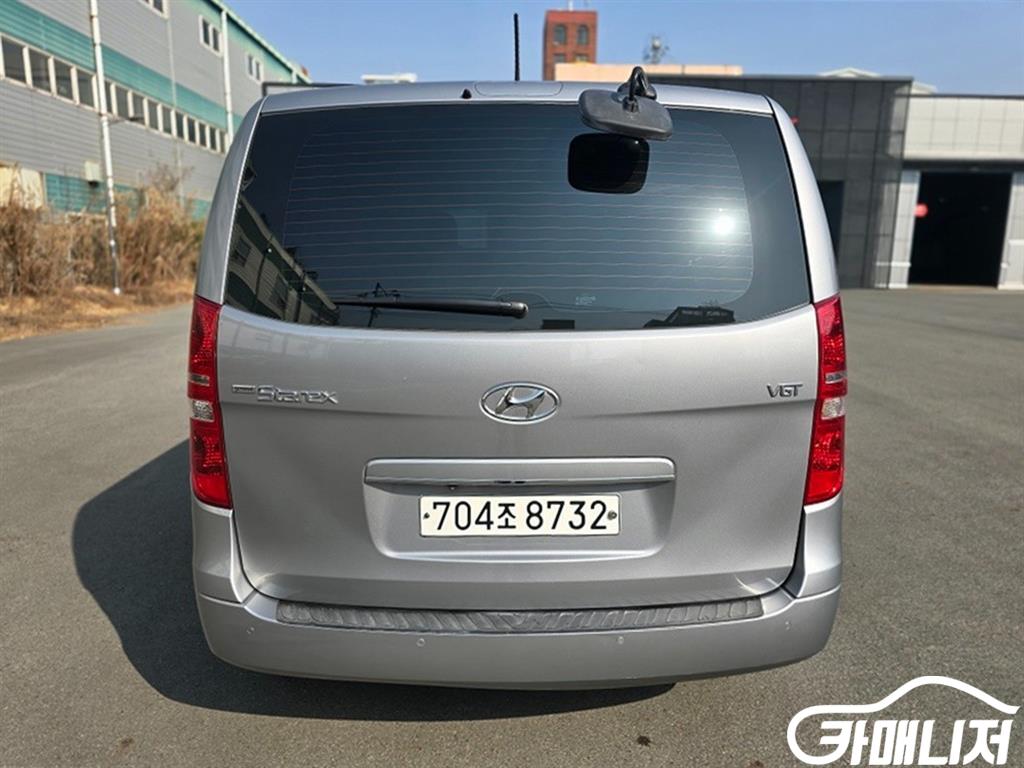 Hyundai Starex The New Grand Starex 2WD Wagon 12-Seater thumbnail 4