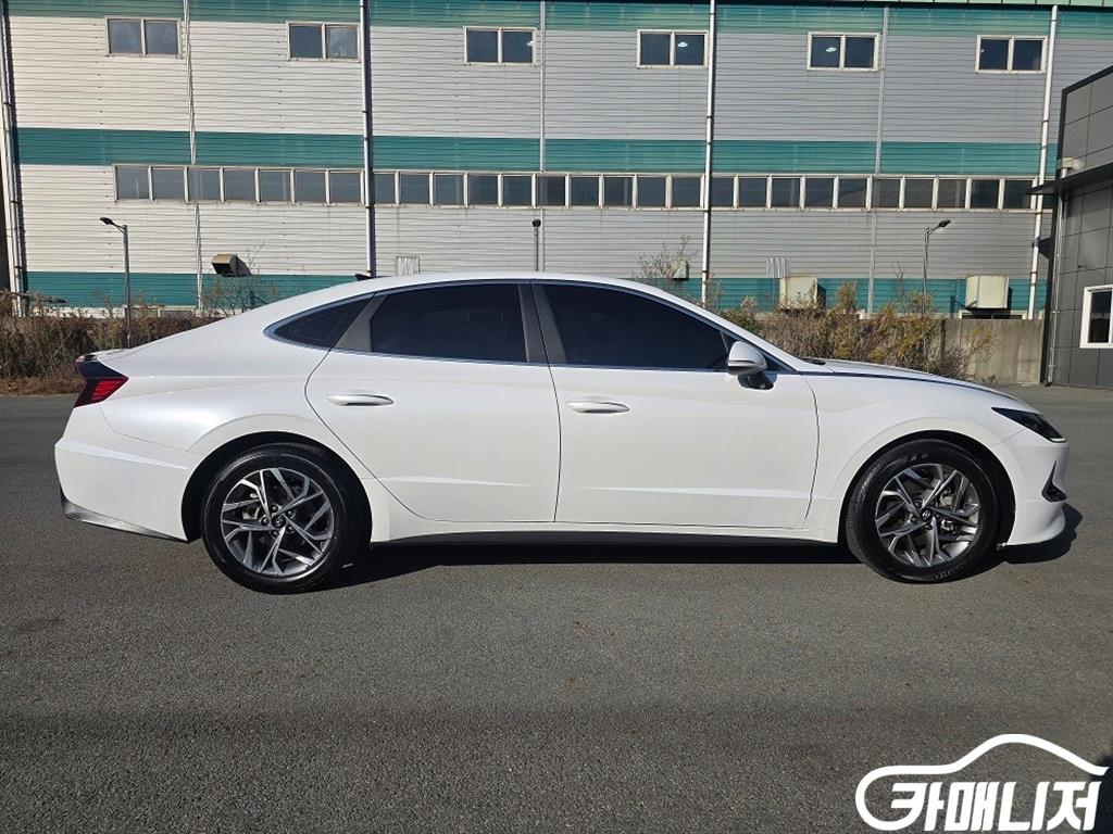 Hyundai Sonata 2.0 Premium thumbnail 17