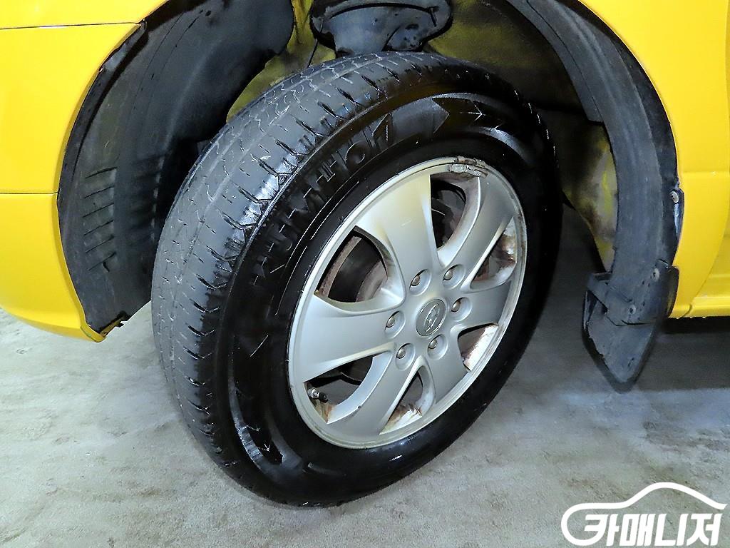 Hyundai Starex Grand Starex 15-Seater School Bus thumbnail 20