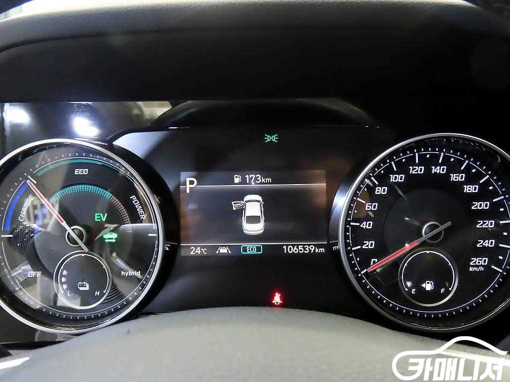 Hyundai Grandeur The New Grandeur IG Hybrid Premium Choice thumbnail 9