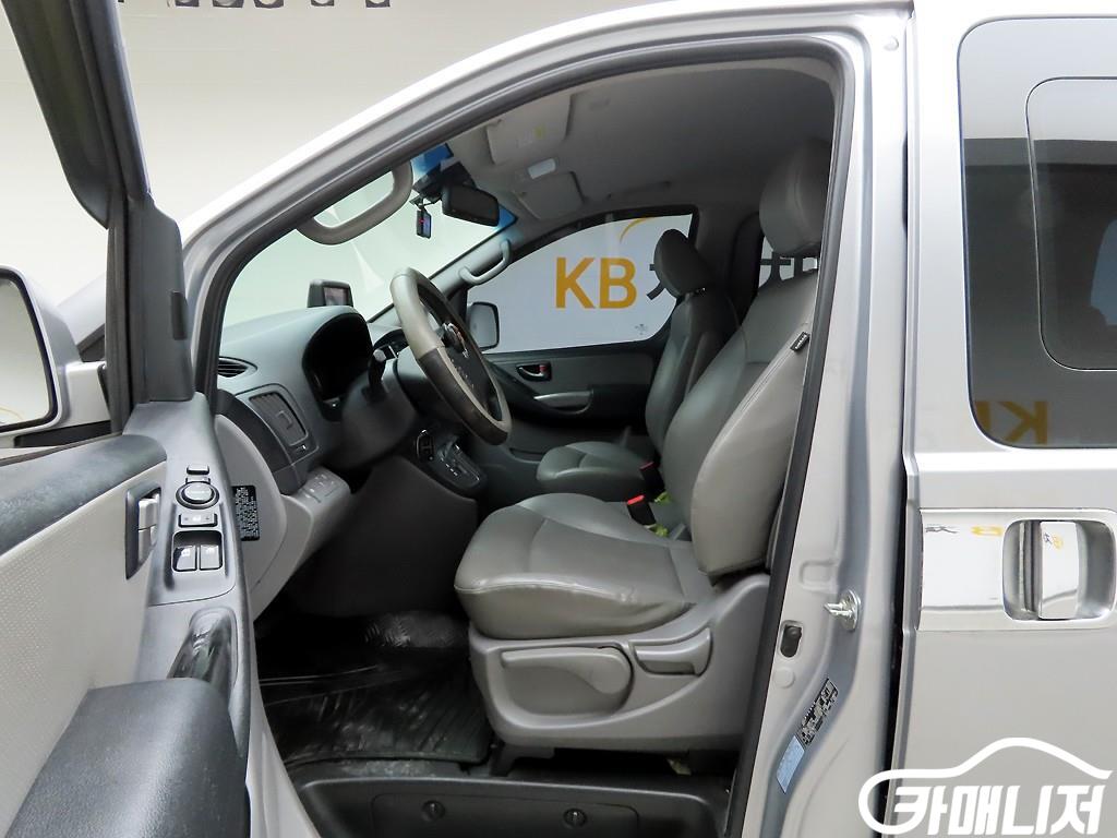 Hyundai Starex Grand Starex 11-Seater Wagon thumbnail 11