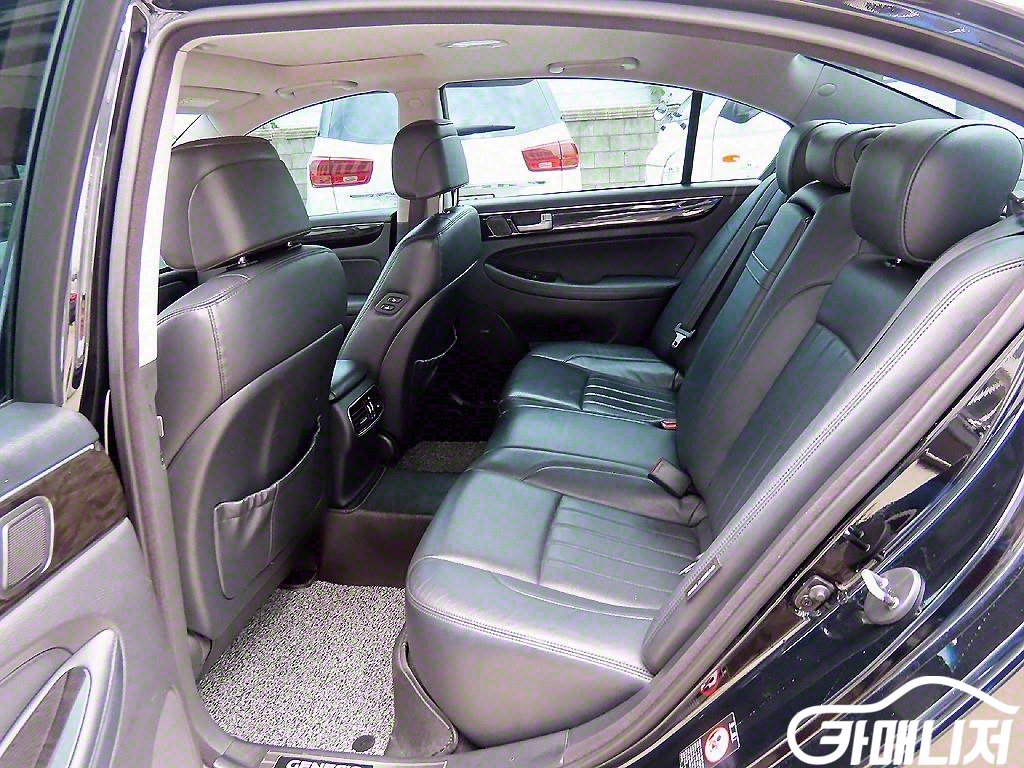 Hyundai Genesis BH330 PREMIUM thumbnail 6