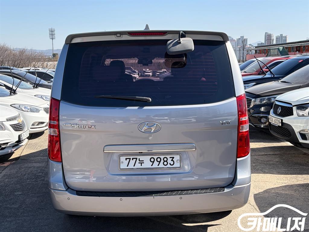 Hyundai Starex Grand Starex 12-Seater Wagon thumbnail 5