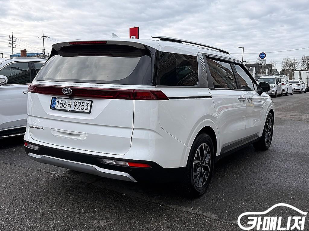 Kia Carnival Carnival 4th Gen Diesel 9-Seater Prestige thumbnail 4